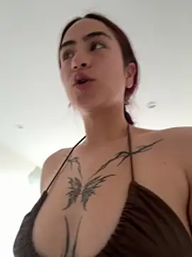  Lia Moon  online show from May 30, 2026, 2:23 pm