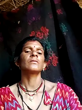 Snapshot of Cut_umang74 chatting on July 4, 2026, 12:21 pm Cut umang74 online show from July 4, 2026, 12:21 pm