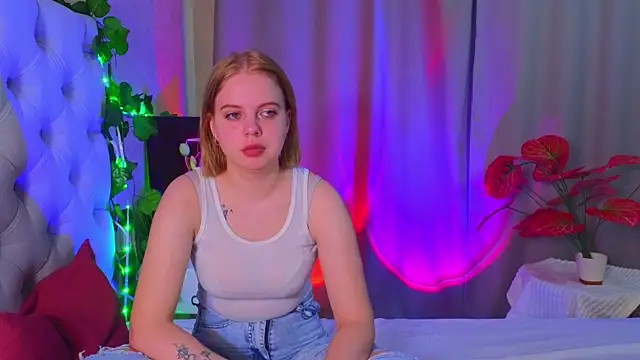 Snapshot of RebeccaCruz chatting on June 10, 2026, 8:15 am RebeccaCruz online show from June 10, 2026, 8:15 am