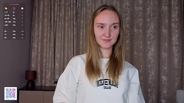 Snapshot of JenevaLitalien chatting on June 18, 2026, 6:13 pm JenevaLitalien online show from June 18, 2026, 6:13 pm