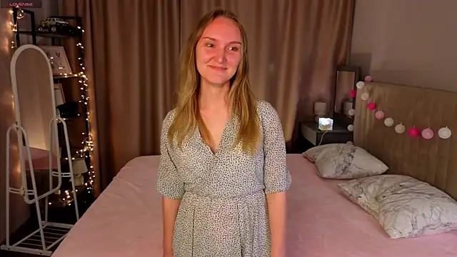 Snapshot of JenevaLitalien chatting on June 4, 2026, 6:12 pm JenevaLitalien online show from June 4, 2026, 6:12 pm