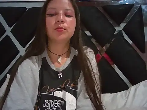 Snapshot of DafneNicole chatting on July 31, 2026, 10:07 pm DafneNicole online show from July 31, 2026, 10:07 pm
