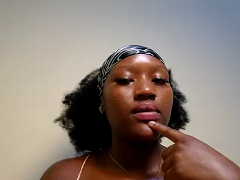 Snapshot of sexyroznnah chatting on June 25, 2026, 9:20 pm sexyroznnah online show from June 25, 2026, 9:20 pm