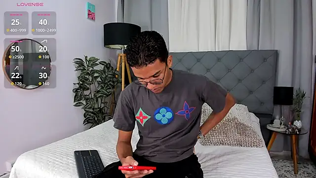 Snapshot of Camilo_Santoss chatting on June 5, 2026, 12:11 pm Camilo Santoss online show from June 5, 2026, 12:11 pm