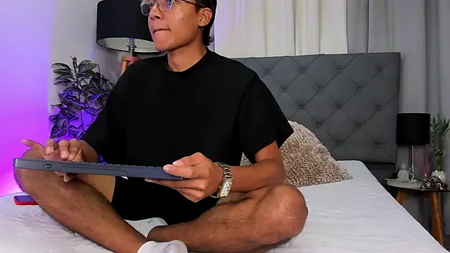 Snapshot of Camilo_Santoss chatting on June 10, 2026, 12:50 pm Camilo Santoss online show from June 10, 2026, 12:50 pm