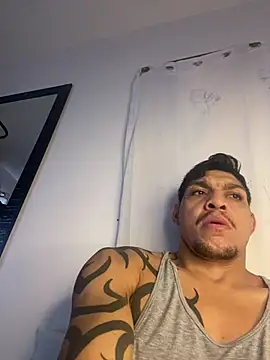 Tatuadomoreno23cm online show from June 28, 2026, 1:28 pm