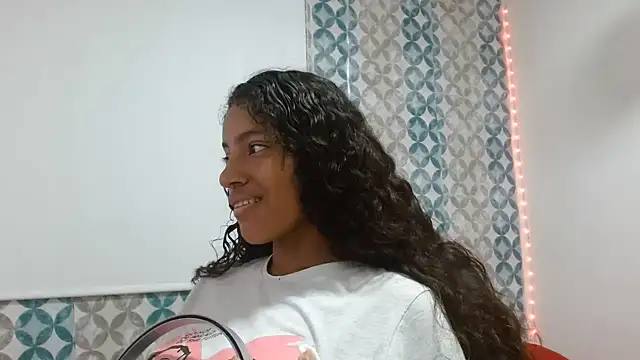Snapshot of Isabellacarson chatting on July 10, 2026, 5:57 pm Isabellacarson online show from July 10, 2026, 5:57 pm