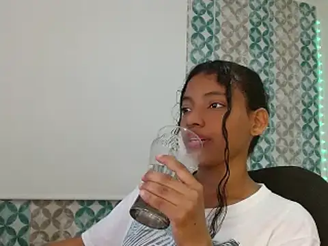 Snapshot of Isabellacarson chatting on June 17, 2026, 5:56 pm Isabellacarson online show from June 17, 2026, 5:56 pm