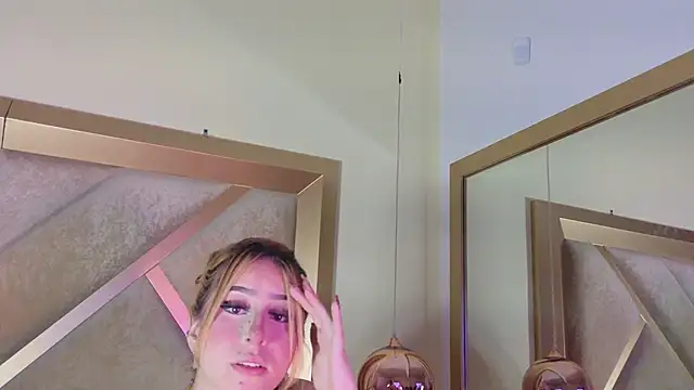 SelenaNoir  online show from June 26, 2026, 4:13 pm