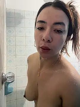 arilynn  online show from July 18, 2026, 2:20 am