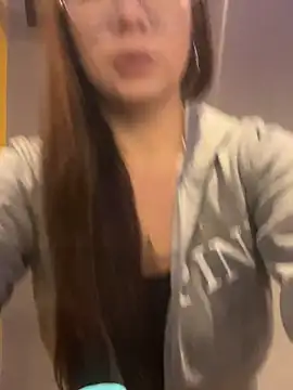 arilynn  online show from June 25, 2026, 5:51 pm