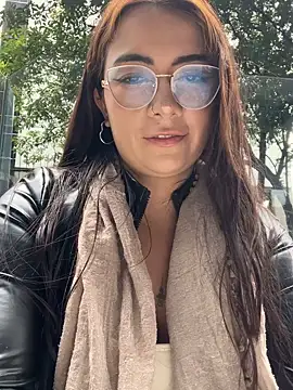 arilynn  online show from June 10, 2026, 3:35 pm