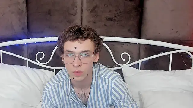 Snapshot of Jacob_Davidson chatting on June 5, 2026, 6:52 am Jacob Davidson online show from June 5, 2026, 6:52 am