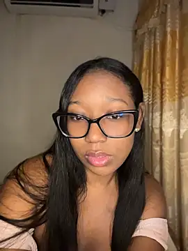 Snapshot of chell_iivy chatting on July 20, 2026, 5:37 am chell iivy online show from July 20, 2026, 5:37 am