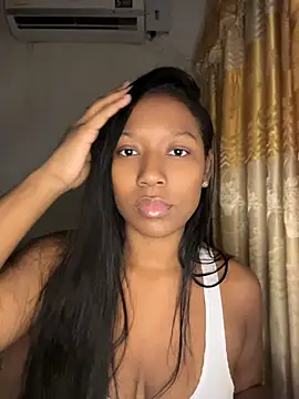 Snapshot of chell_iivy chatting on August 2, 2026, 5:39 am chell iivy online show from August 2, 2026, 5:39 am