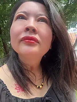 xxiaxia-2026 online show from June 14, 2026, 1:35 am