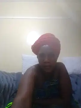 Snapshot of Creamymom4 chatting on June 19, 2026, 1:11 am Creamymom4 online show from June 19, 2026, 1:11 am