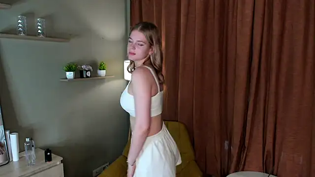 BlondeBombX online show from May 31, 2026, 12:00 pm