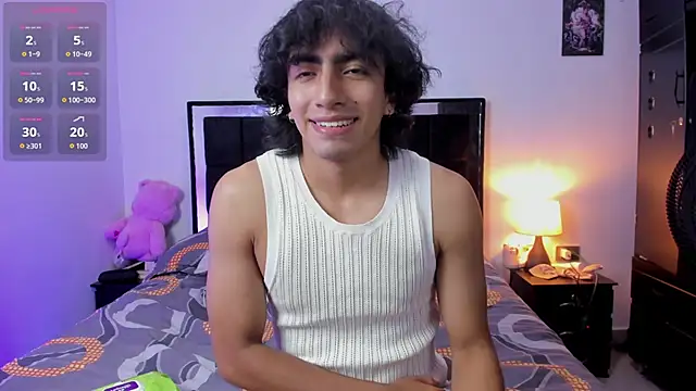 Snapshot of Shy_Mateo chatting on May 30, 2026, 11:32 pm Shy Mateo online show from May 30, 2026, 11:32 pm