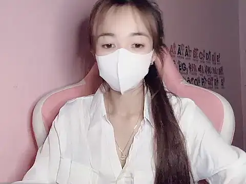 Alee8668 online show from July 6, 2026, 4:42 pm