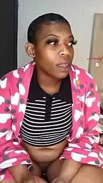 Snapshot of QueenZara_202 chatting on July 4, 2026, 7:18 pm QueenZara 202 online show from July 4, 2026, 7:18 pm