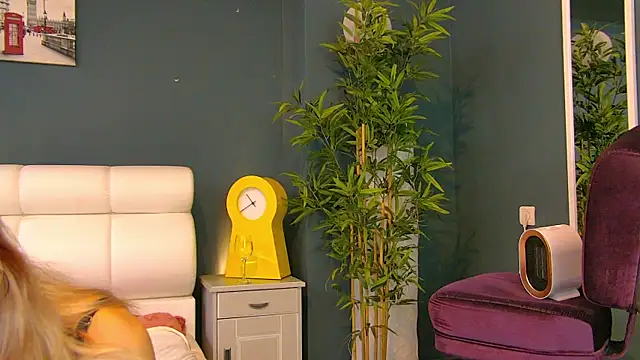 Tiny Tease online show from July 2, 2026, 8:15 pm