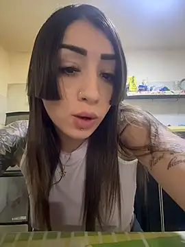 Snapshot of Devil-Luci chatting on July 14, 2026, 6:25 pm Devil-Luci online show from July 14, 2026, 6:25 pm