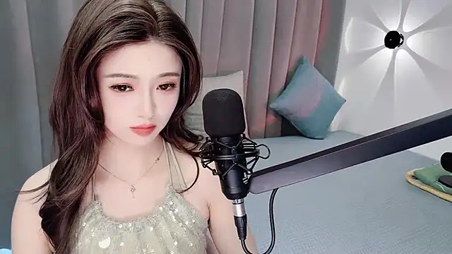 Snapshot of Momo-Wow chatting on June 16, 2026, 6:13 am Momo-Wow online show from June 16, 2026, 6:13 am