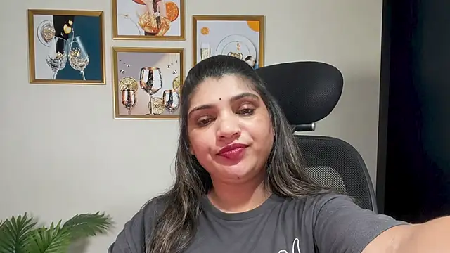 Snapshot of Hottiehaniya7245 chatting on June 1, 2026, 7:08 am Hottiehaniya7245 online show from June 1, 2026, 7:08 am