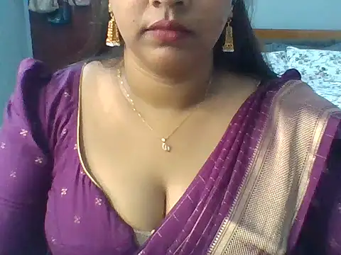 Snapshot of Tamil_hot_Meenu chatting on June 9, 2026, 3:24 pm Tamil hot Meenu online show from June 9, 2026, 3:24 pm