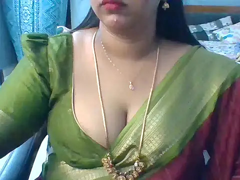 Snapshot of Tamil_hot_Meenu chatting on July 7, 2026, 3:26 pm Tamil hot Meenu online show from July 7, 2026, 3:26 pm