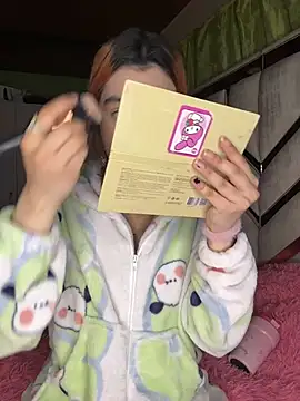 Snapshot of Nana-Komatsu chatting on June 24, 2026, 5:06 am Nana-Komatsu online show from June 24, 2026, 5:06 am