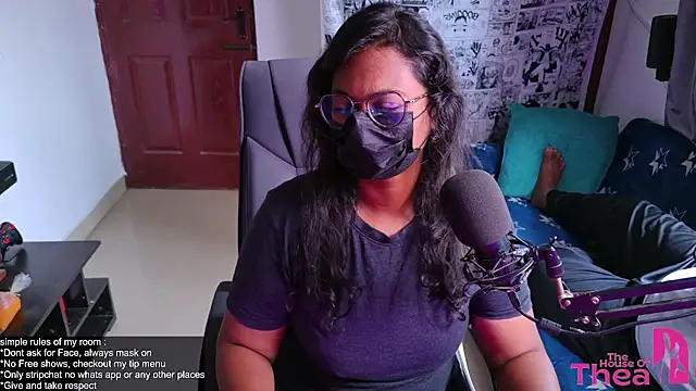 Snapshot of thea_rachel chatting on July 12, 2026, 6:47 am thea rachel online show from July 12, 2026, 6:47 am
