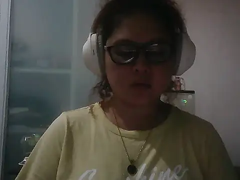 bitchychubby online show from July 12, 2026, 2:51 pm