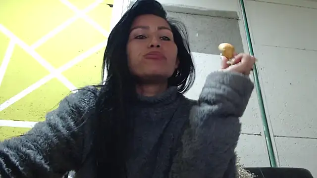 Nicolsweet  online show from July 17, 2026, 1:36 am