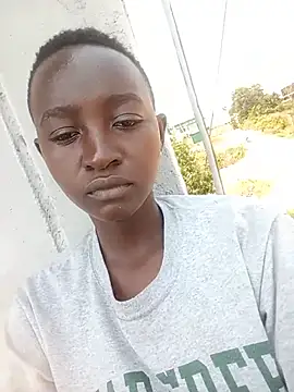 hottiebae001 online show from August 2, 2026, 10:13 am
