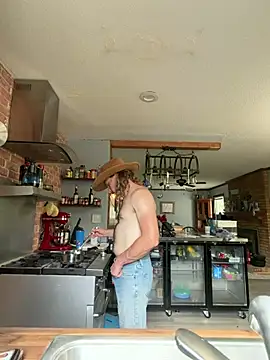 Dadbodnextdoor online show from June 1, 2026, 7:24 pm