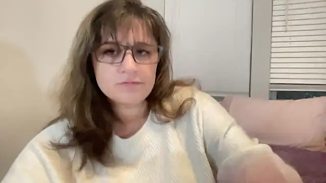 Snapshot of maddiliz chatting on December 21, 2025, 8:05 am maddiliz online show from December 21, 2025, 8:05 am