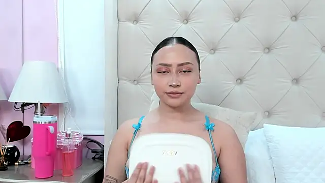 Snapshot of alana_taylor_bss chatting on July 21, 2026, 9:05 pm alana taylor bss online show from July 21, 2026, 9:05 pm