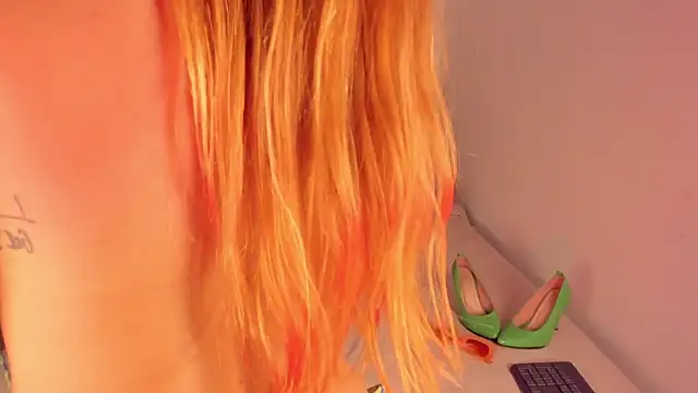 Snapshot of Gia-Lennox chatting on June 24, 2026, 8:17 pm Gia-Lennox online show from June 24, 2026, 8:17 pm