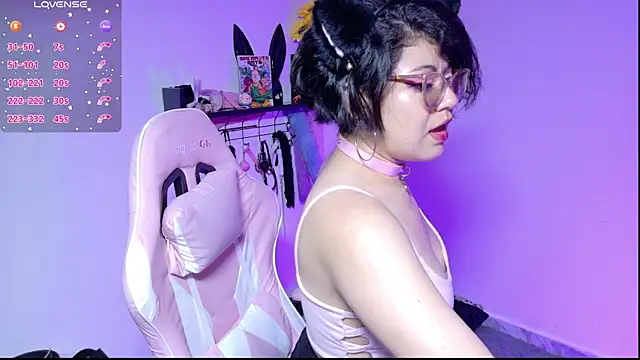 Snapshot of Meow_cat4 chatting on July 15, 2026, 6:04 pm Meow cat4 online show from July 15, 2026, 6:04 pm