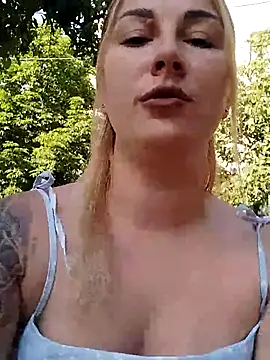 Snapshot of evil_kitty chatting on June 11, 2026, 2:47 pm evil kitty online show from June 11, 2026, 2:47 pm