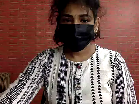 Snapshot of Nisha-moon chatting on August 4, 2026, 7:13 am Nisha-moon online show from August 4, 2026, 7:13 am
