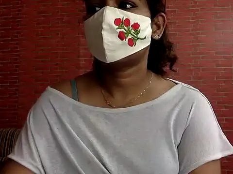 Snapshot of Nisha-moon chatting on July 21, 2026, 6:48 am Nisha-moon online show from July 21, 2026, 6:48 am
