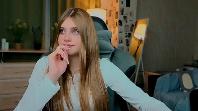 Snapshot of yourbeautyarya chatting on July 10, 2026, 7:14 pm yourbeautyarya online show from July 10, 2026, 7:14 pm