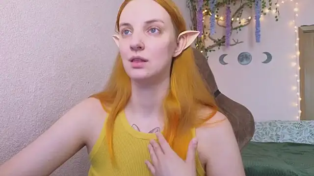 Snapshot of Elfie_Agatha chatting on July 1, 2026, 10:04 am Elfie Agatha online show from July 1, 2026, 10:04 am