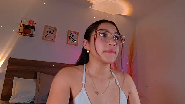 Snapshot of _Emmakiss_ chatting on June 24, 2026, 10:51 pm Emmakiss online show from June 24, 2026, 10:51 pm