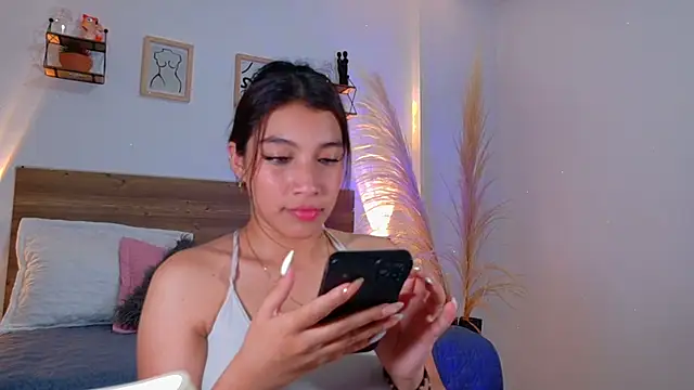 Snapshot of _Emmakiss_ chatting on June 30, 2026, 4:07 pm Emmakiss online show from June 30, 2026, 4:07 pm