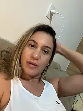 Snapshot of Betinhaalves chatting on July 5, 2026, 2:27 am Betinhaalves online show from July 5, 2026, 2:27 am
