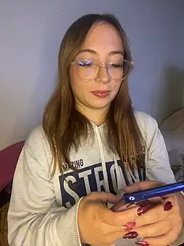 Caamii  online show from June 9, 2026, 3:29 am